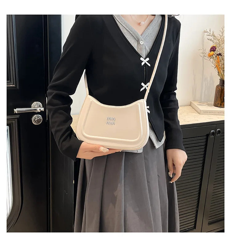 New high-end texture and versatile commuting crescent bag, popular in summer 2025, stylish single shoulder crossbody bag