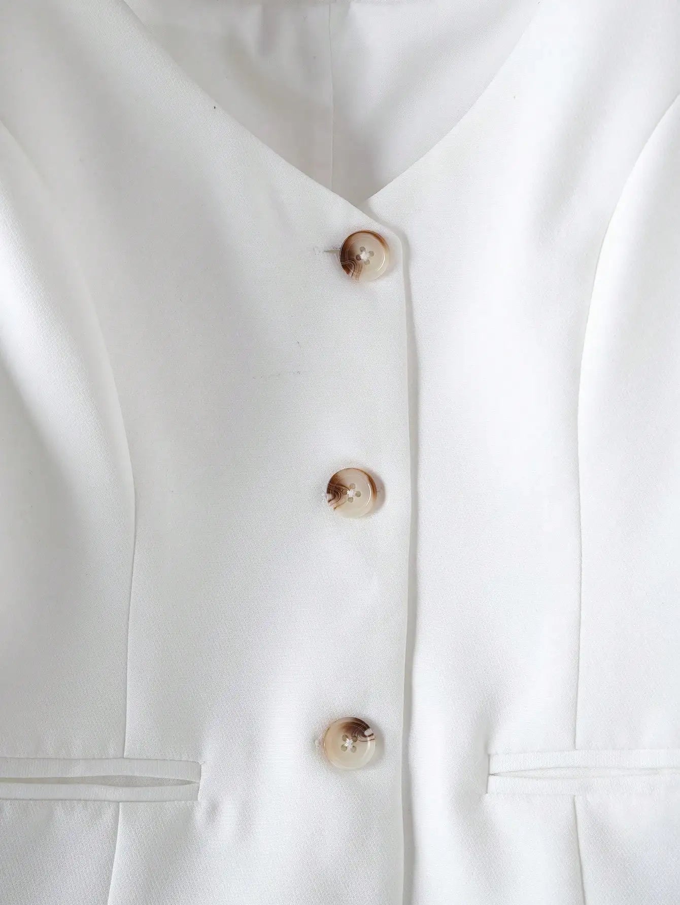 Women's Sleeveless Spaghetti Strap Crop Vest V-Neck Button Down Waistcoat for Layering & Daily Wear