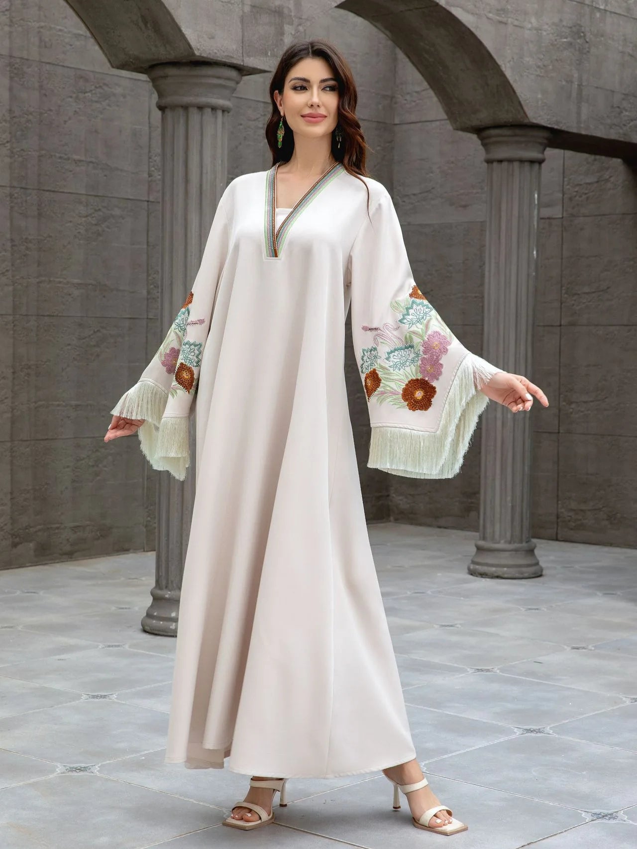 Elegant V Neck Tassel Abaya Modest Arabian Floral Abaya Long Muslim Jalabiya Abaya Luxury Kaftan Gown Women Plus Size