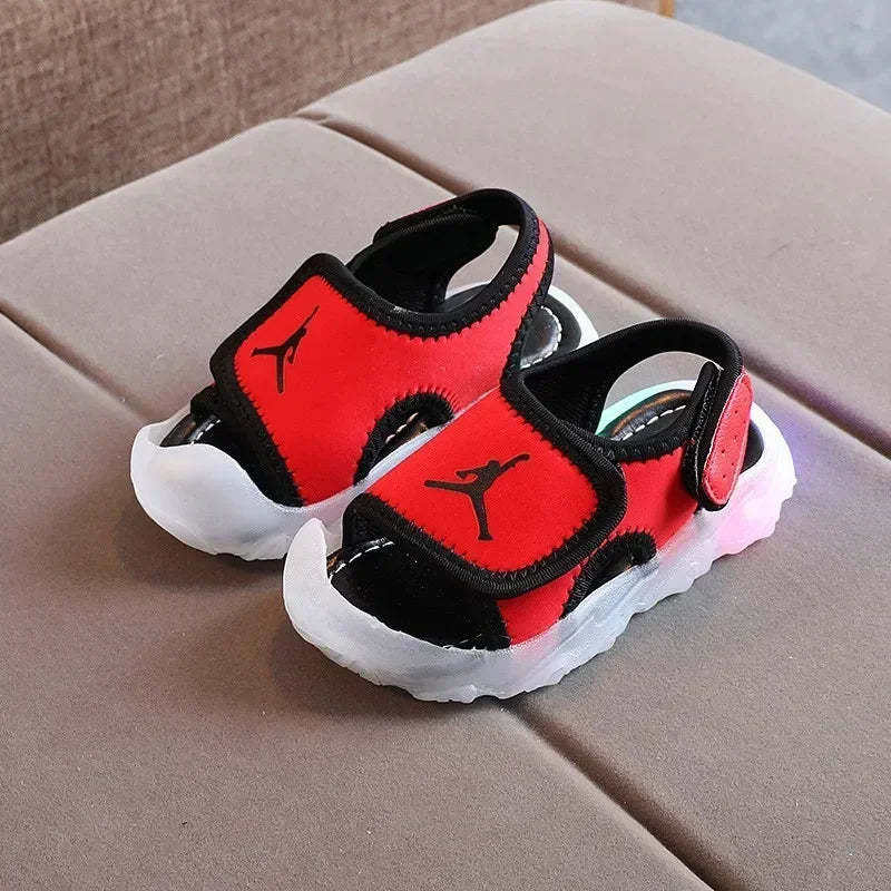 2025 Fashion New Brands LED Lighted Baby Casual Shoes Glowing Cute Infant Tennis Glowing Leisure Toddlers Girls Boys Sandals