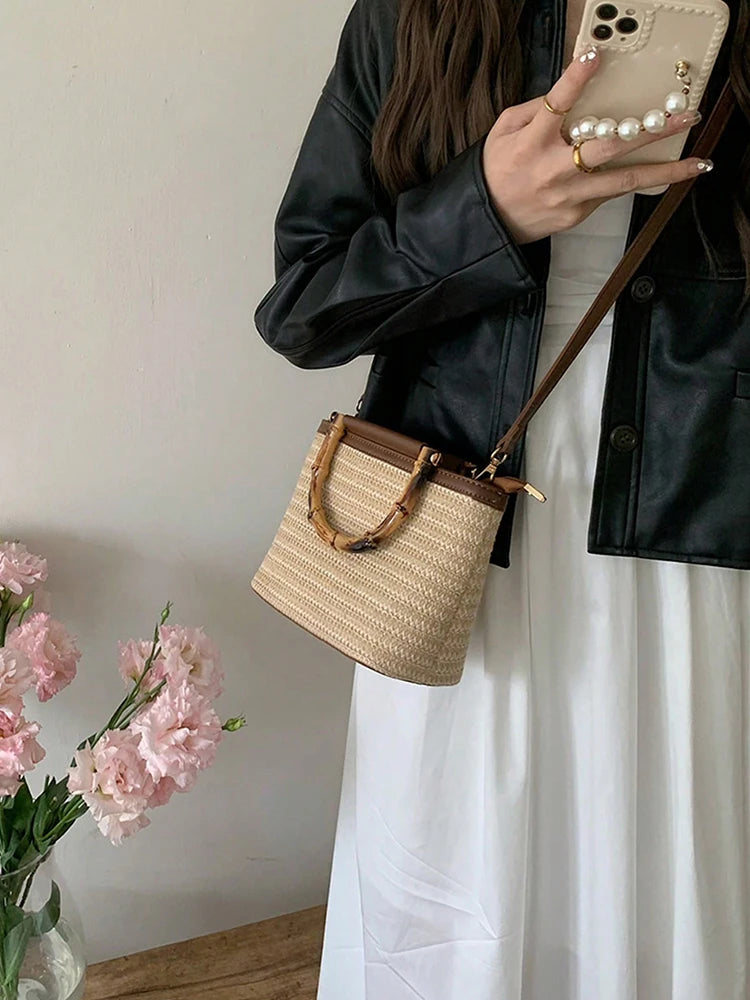 2025 new summer woven bag fashion crossbody bag bucket bag shoulder bag casual women's daily commuting bag beach bag handbag