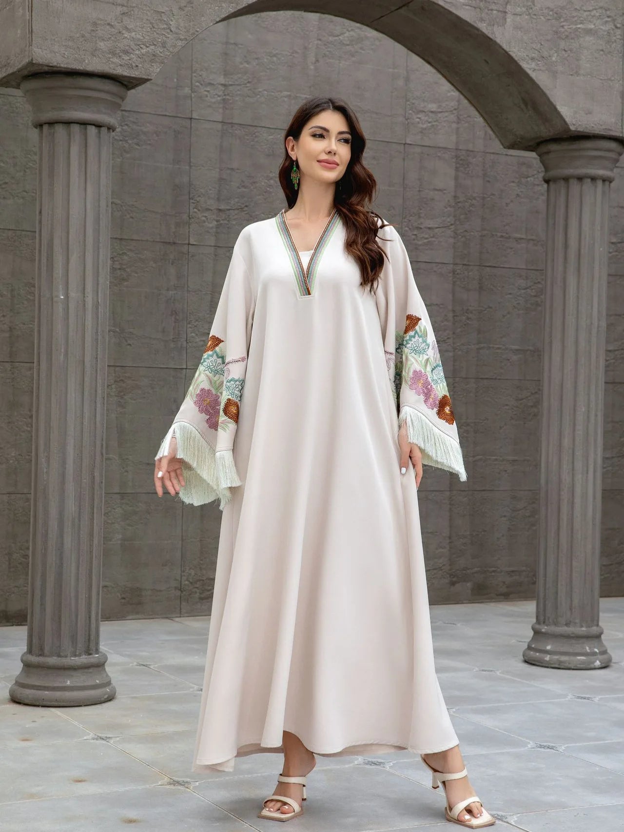 Elegant V Neck Tassel Abaya Modest Arabian Floral Abaya Long Muslim Jalabiya Abaya Luxury Kaftan Gown Women Plus Size