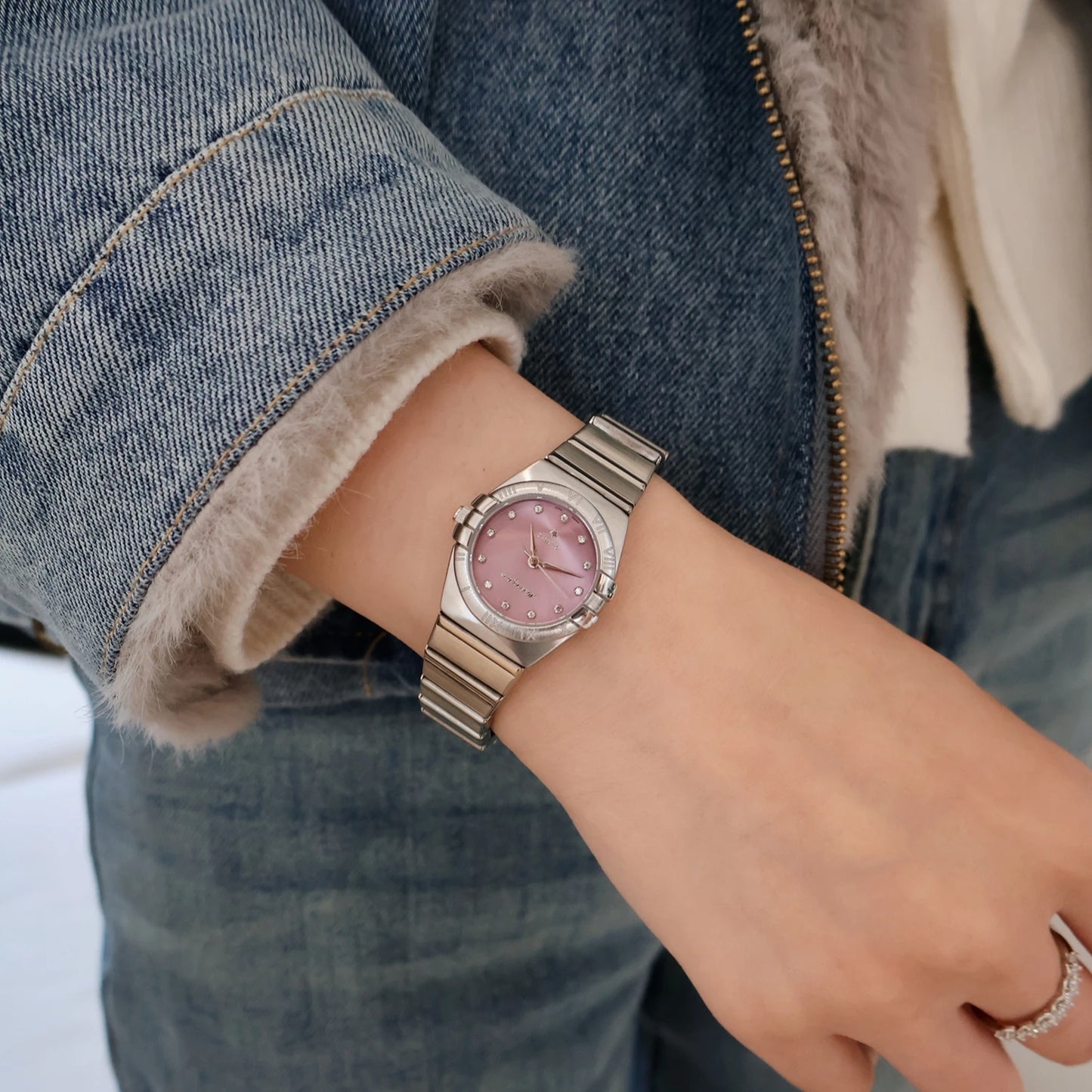 Light Luxury Fashion Women's Constellation Watch 2026 New Vintage Women's Quartz Watch Roman Border Diamond Dress Watch