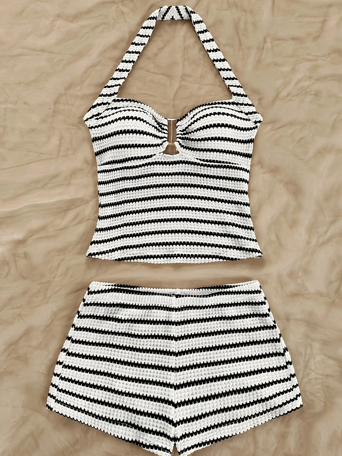 Women's 2-piece striped pleated backless top and shorts casual set