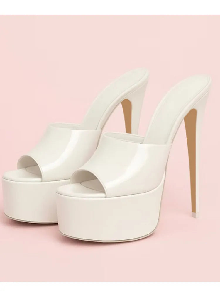 2026 Summer New Women's Thick Bottom, Fine High Heels, Toothed Cool Slippers, Fashion Show, Party, Ultra High Heel Sandals