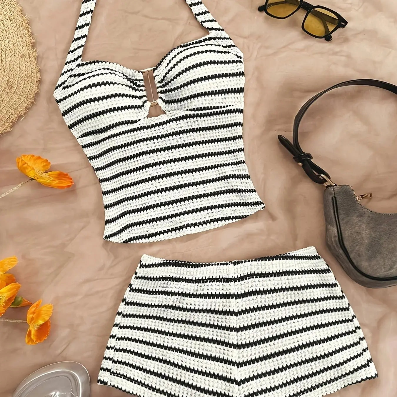 Women's 2-piece striped pleated backless top and shorts casual set