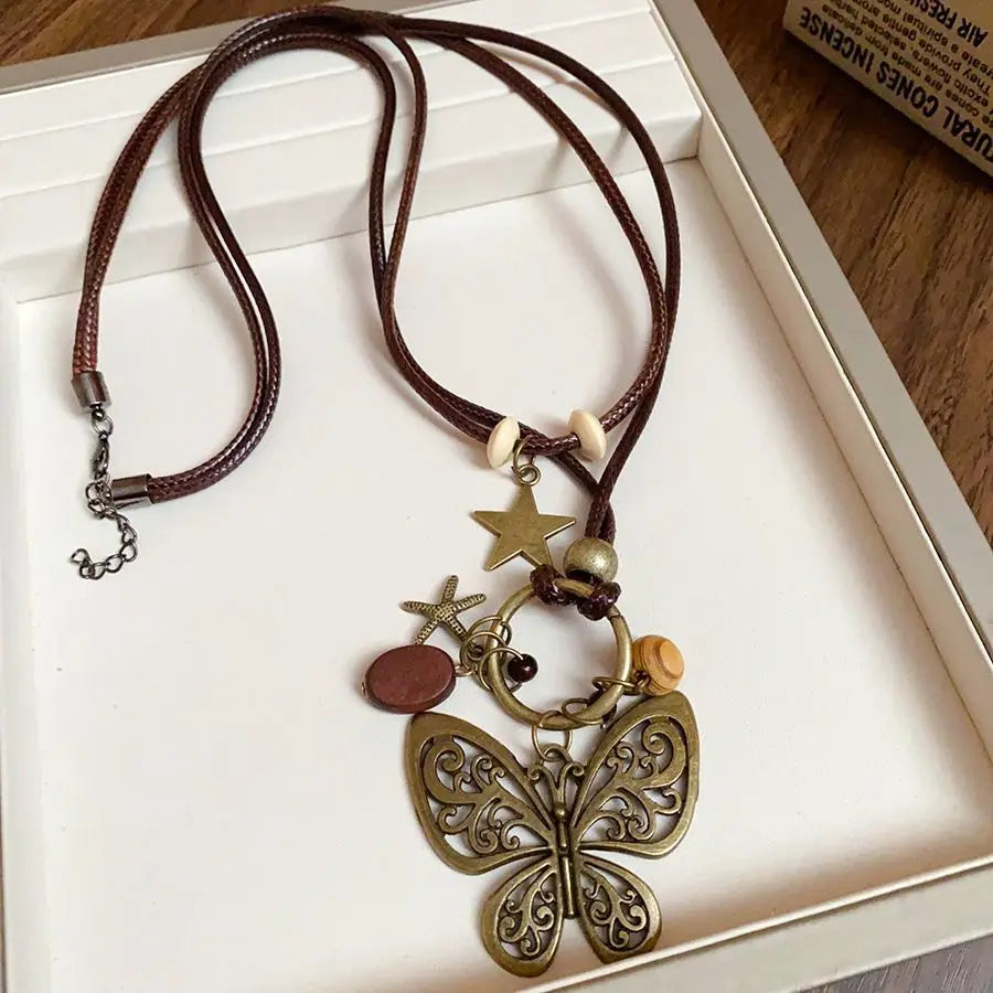 Color Ceramic Pearl Women's Necklace 2026 New Short Necklace Dopamine High Sense Clavicle Chain Design Temperament Accessories