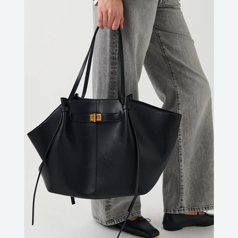 Fashion Large Capacity Trapeze Bag Designer Chic Lock Women Shoulder Bags Luxury Pu Leather Handbags Trend Underarm Bag 2025