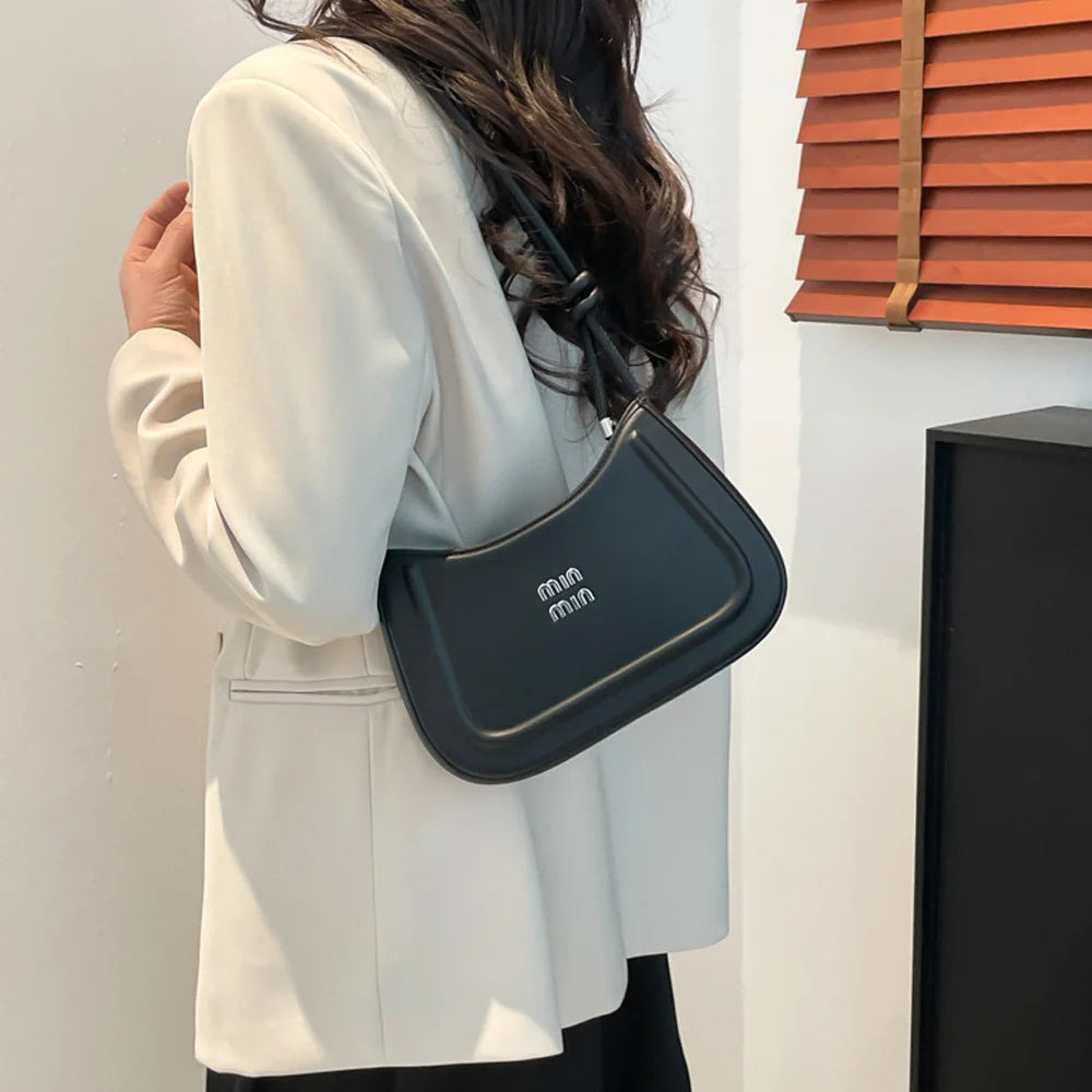 New high-end texture and versatile commuting crescent bag, popular in summer 2025, stylish single shoulder crossbody bag