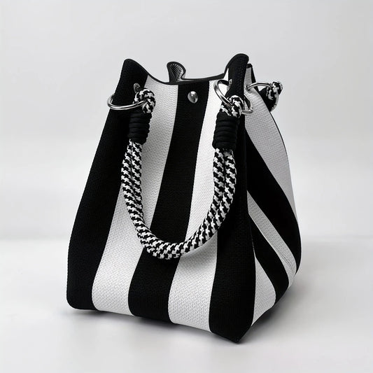 This multi-color knitted retro bucket handbag is simple and color-blocked, versatile and easy to carry with you