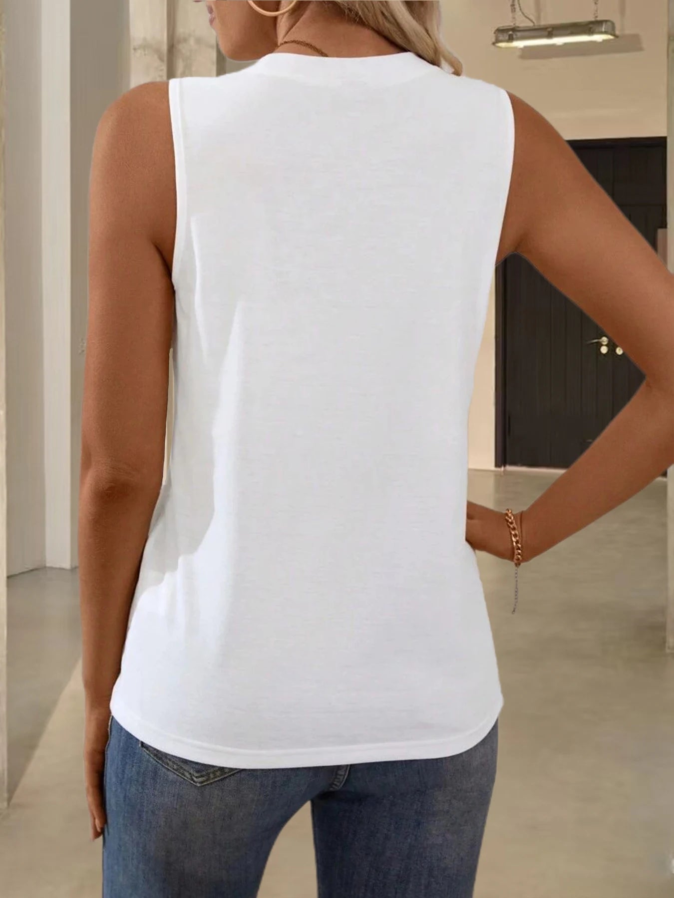 2026 Spring/Summer New Pure Color Round Neck Wrinkle Knit Vest for Women; In Stock