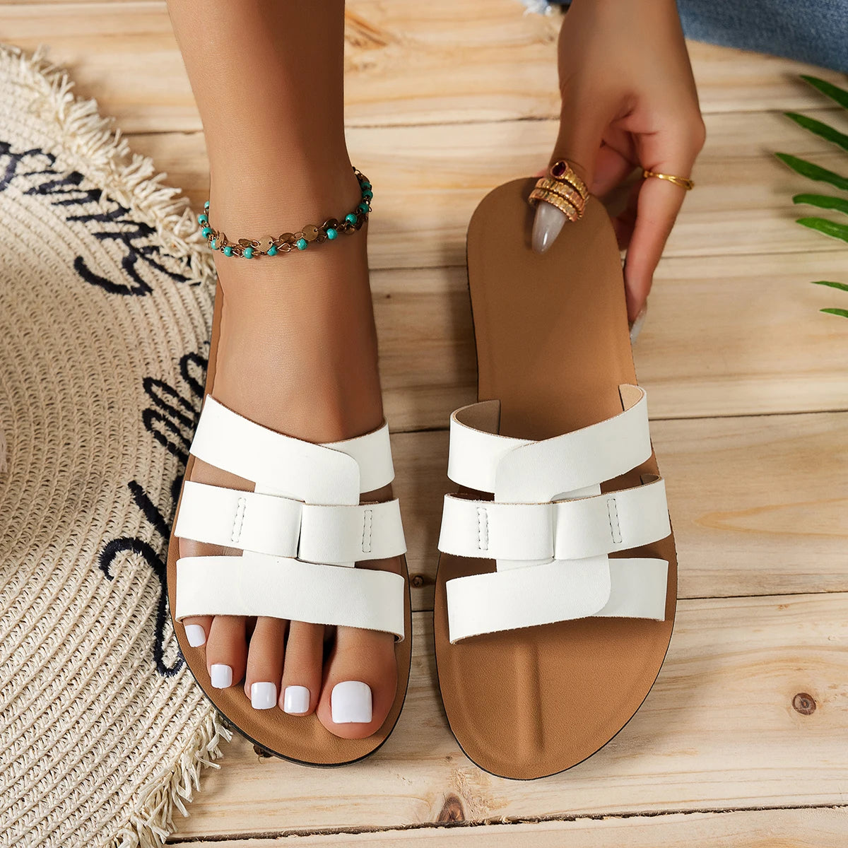 Fashionable Versatile Indoor Outdoor Slip-On Slippers Comfortable Wear-Resistant Polyurethane Soft Bottom Ladies Beach Sandals