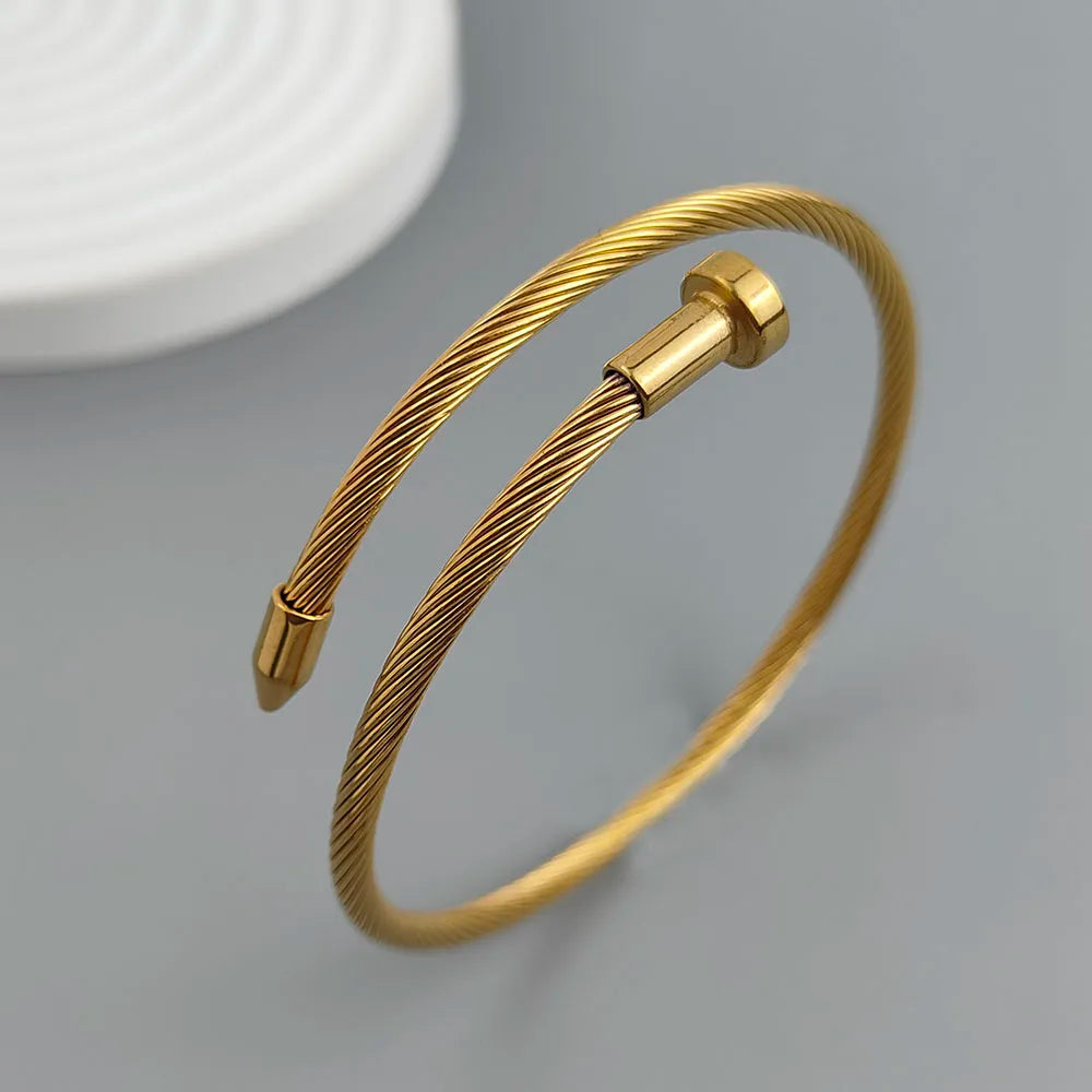 Charming gold-plated 18K stainless steel thorn nails women's bracelet, high quality waterproof jewelry, wedding party gift