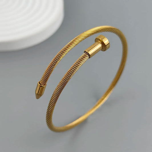 Charming gold-plated 18K stainless steel thorn nails women's bracelet, high quality waterproof jewelry, wedding party gift