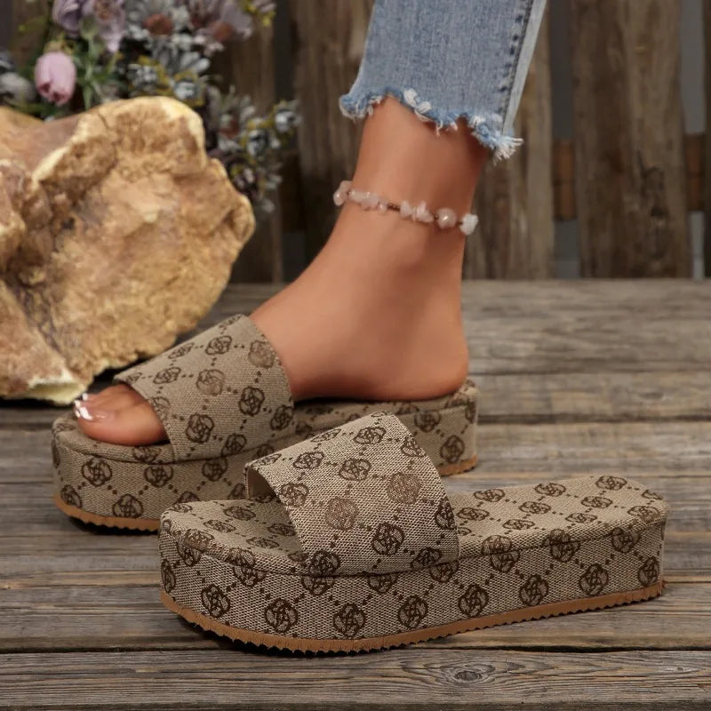 Large-sized Thick-soled Flip-flops for Women's Outdoor Wear in 2025, New One-line Sponge Cake Flip-flops