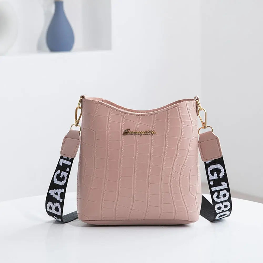Durable PU Leather Crossbody Bag Versatile Large Capacity Handbag Casual Messenger Bags Women