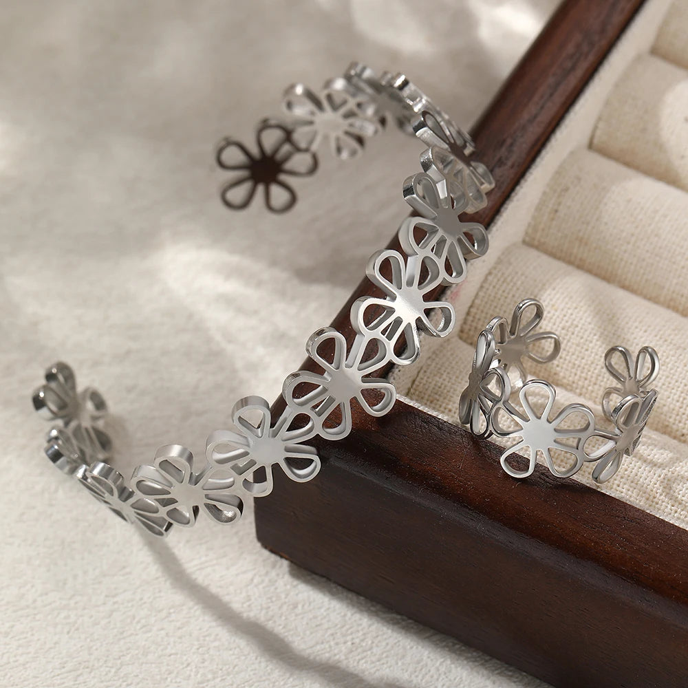 Stainless Steel Bracelet Rings Set Hollow Flowers Unusual Retro Bracelet Ring For Women