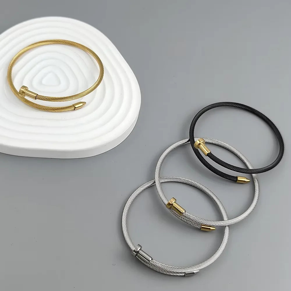 Charming gold-plated 18K stainless steel thorn nails women's bracelet, high quality waterproof jewelry, wedding party gift