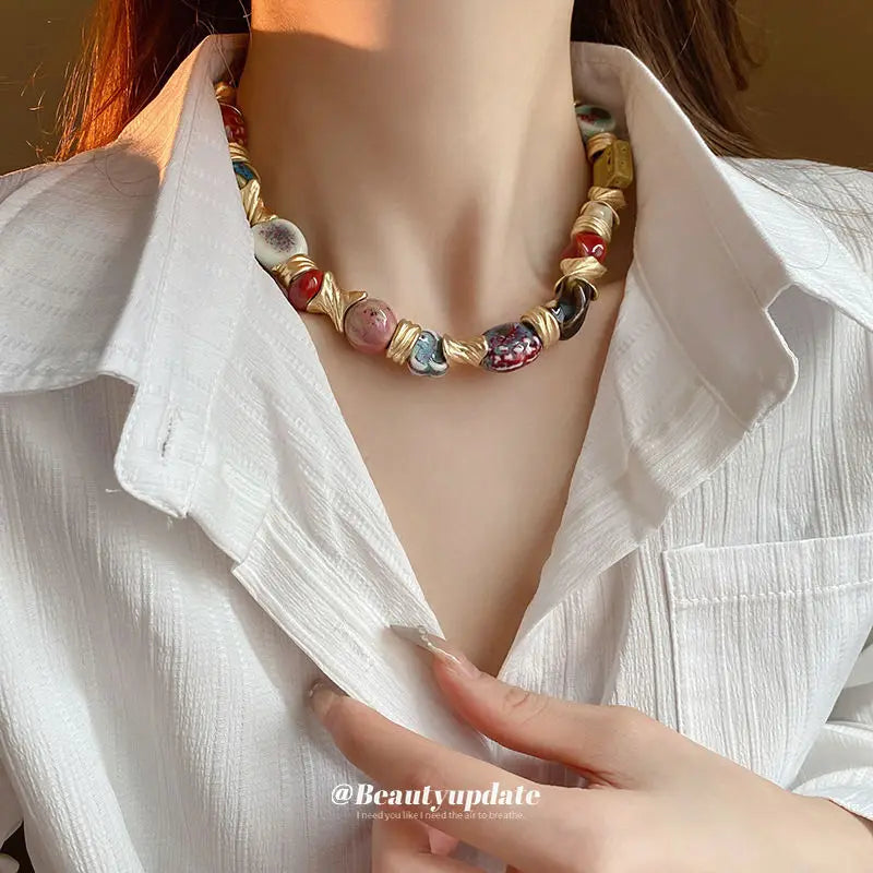 Color Ceramic Pearl Women's Necklace 2026 New Short Necklace Dopamine High Sense Clavicle Chain Design Temperament Accessories