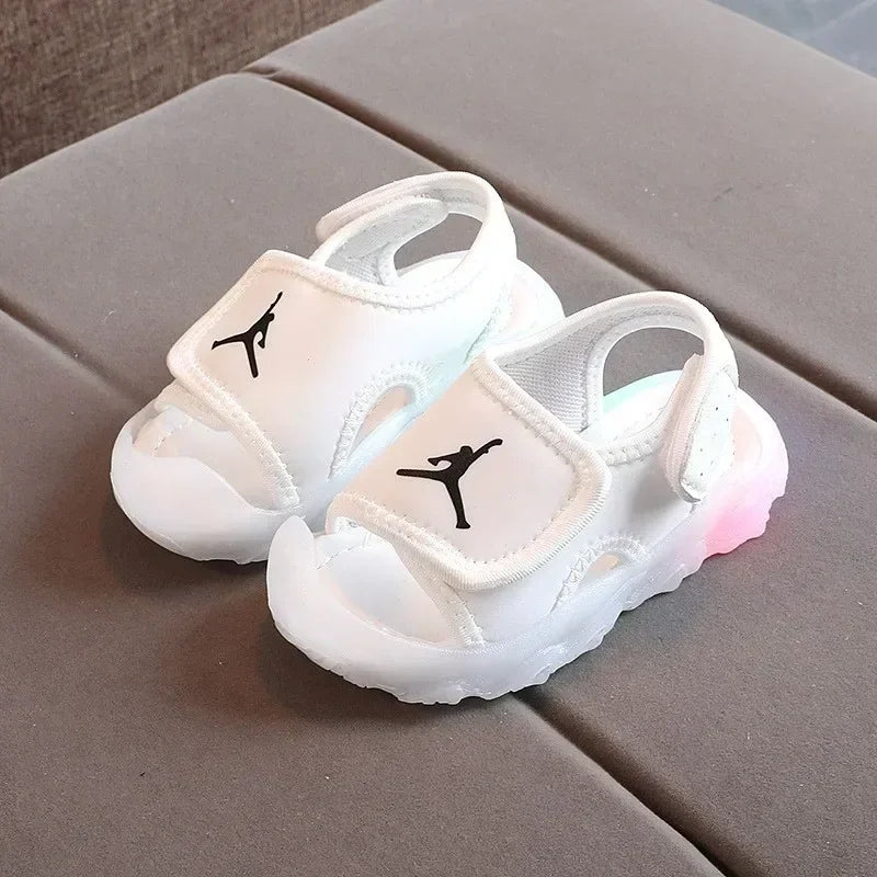 2025 Fashion New Brands LED Lighted Baby Casual Shoes Glowing Cute Infant Tennis Glowing Leisure Toddlers Girls Boys Sandals