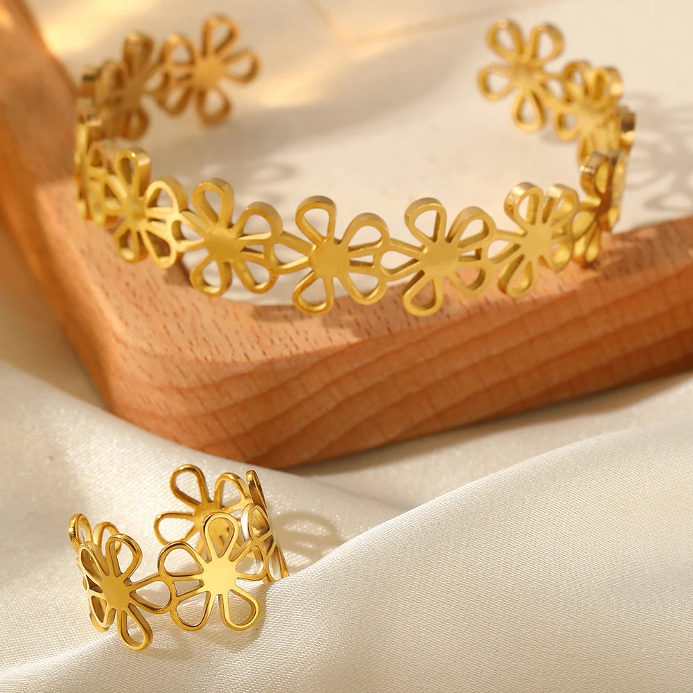 Stainless Steel Bracelet Rings Set Hollow Flowers Unusual Retro Bracelet Ring For Women