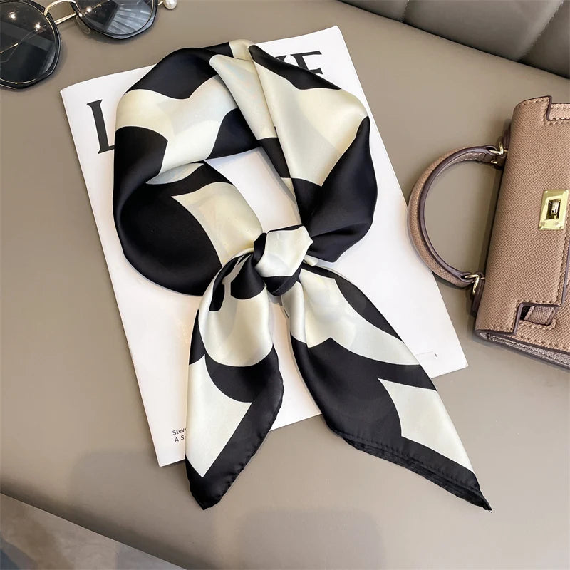 Luxury Popular 70X70CM Shawls Print Headcloth Four Seasons Sunscreen Small Fashion Letter Silk Scarves bandanna foulard