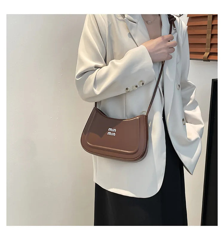 New high-end texture and versatile commuting crescent bag, popular in summer 2025, stylish single shoulder crossbody bag