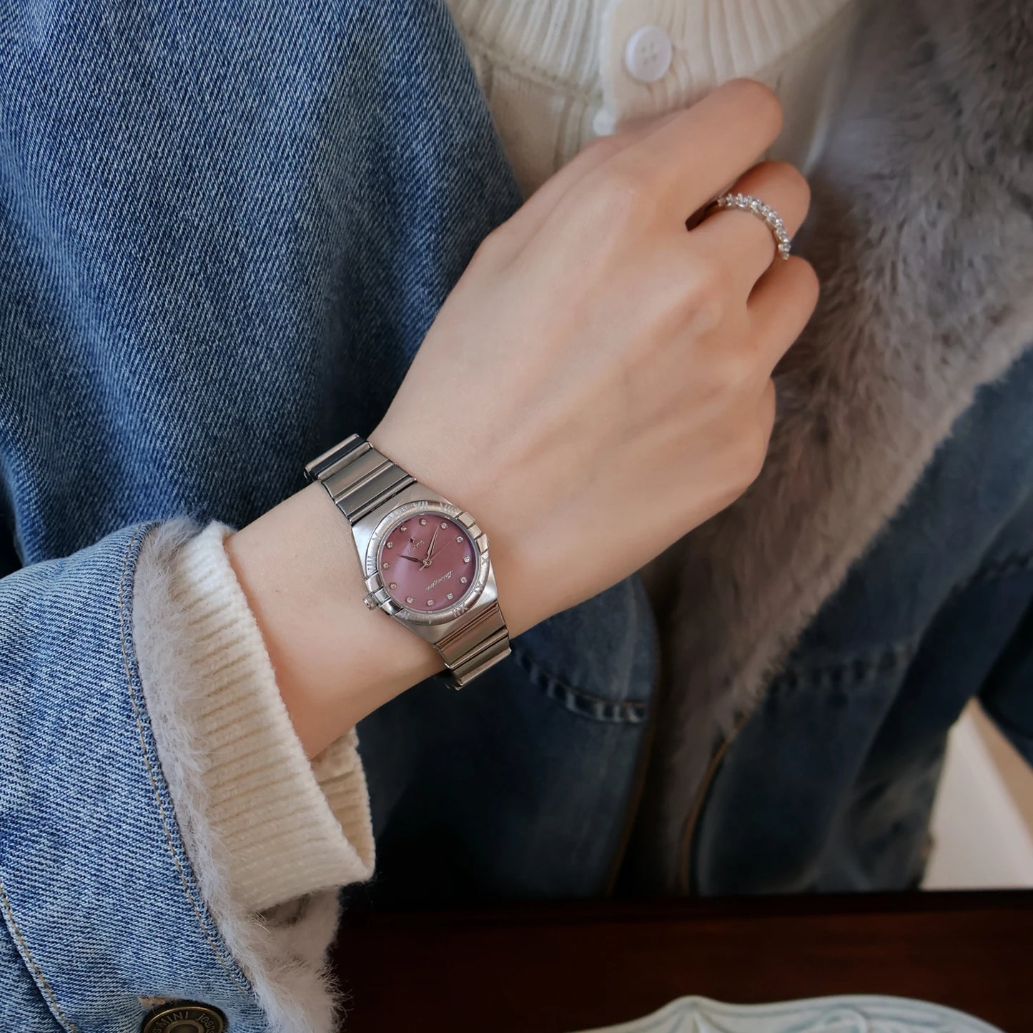 Light Luxury Fashion Women's Constellation Watch 2026 New Vintage Women's Quartz Watch Roman Border Diamond Dress Watch