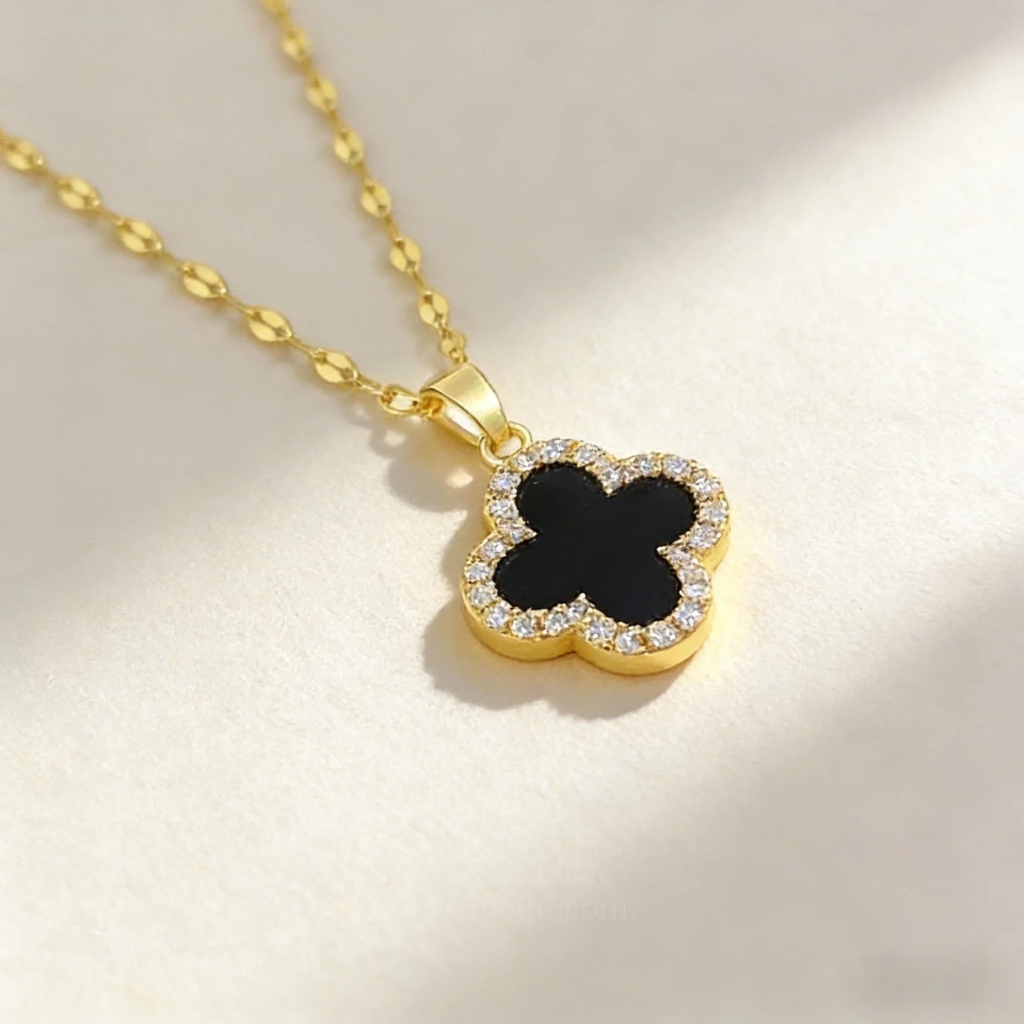 Elegant Clover Charm Pendant
