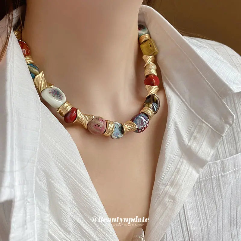 Color Ceramic Pearl Women's Necklace 2026 New Short Necklace Dopamine High Sense Clavicle Chain Design Temperament Accessories