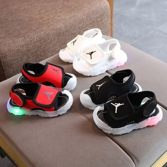 2025 Fashion New Brands LED Lighted Baby Casual Shoes Glowing Cute Infant Tennis Glowing Leisure Toddlers Girls Boys Sandals