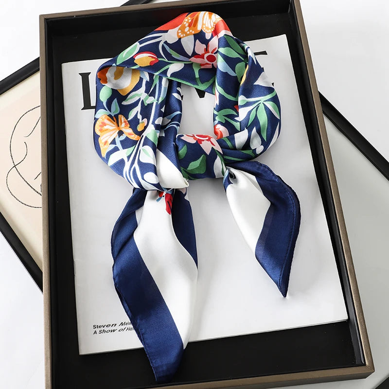 Luxury Popular 70X70CM Shawls Print Headcloth Four Seasons Sunscreen Small Fashion Letter Silk Scarves bandanna foulard